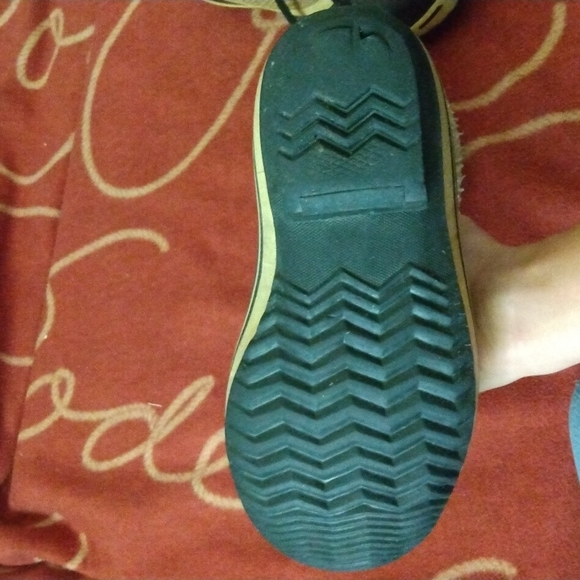 Kids size 3 Sorel winter boots (water proof) - Picture 6 of 8